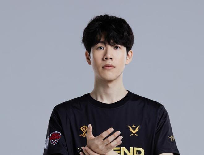 脚下出球也 脚下出球也